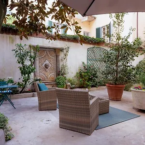 Il Cortile Di Elisa & Our Flats Bed & Breakfast